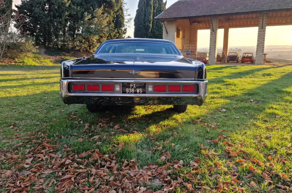 Lincoln Continental (arrière)